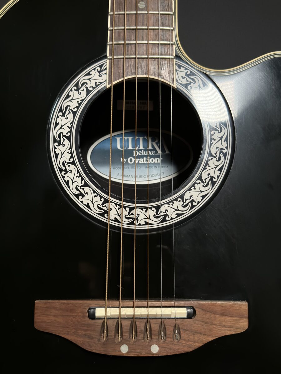 Ovation 1528D Ultra Deluxe