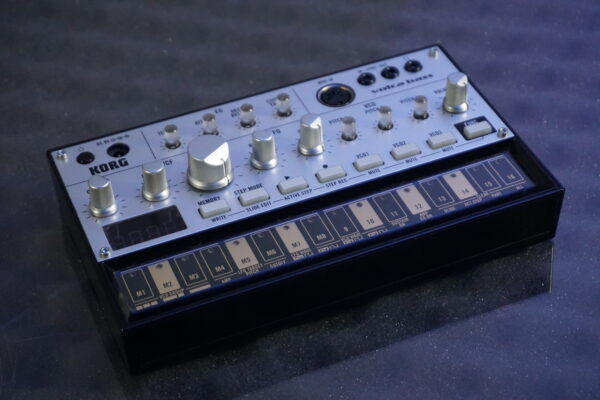 KORG VOLCA BASS KORG VOLCA BASS
